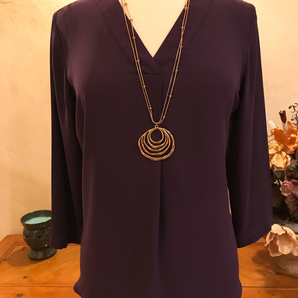 Van Heusen top size medium